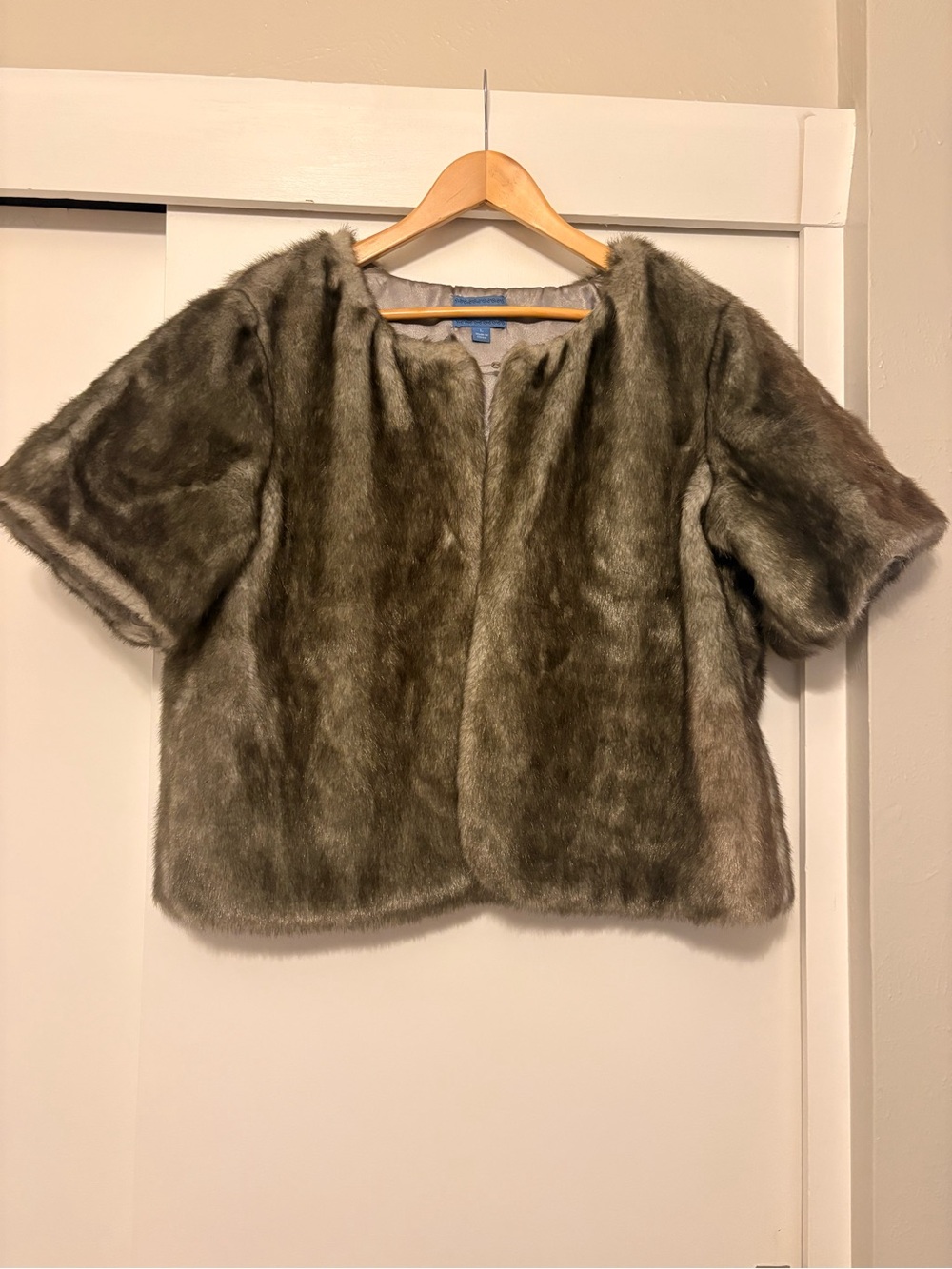 Simply Vera Vera Wang Short Faux Fur Jacket in Olive